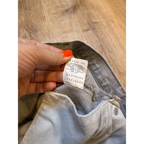 Vintage 90s Levis 501 XX Jeans Stonewashed Gray Distressed Hem 30x32 USA *30x25* - Picture 8 of 11